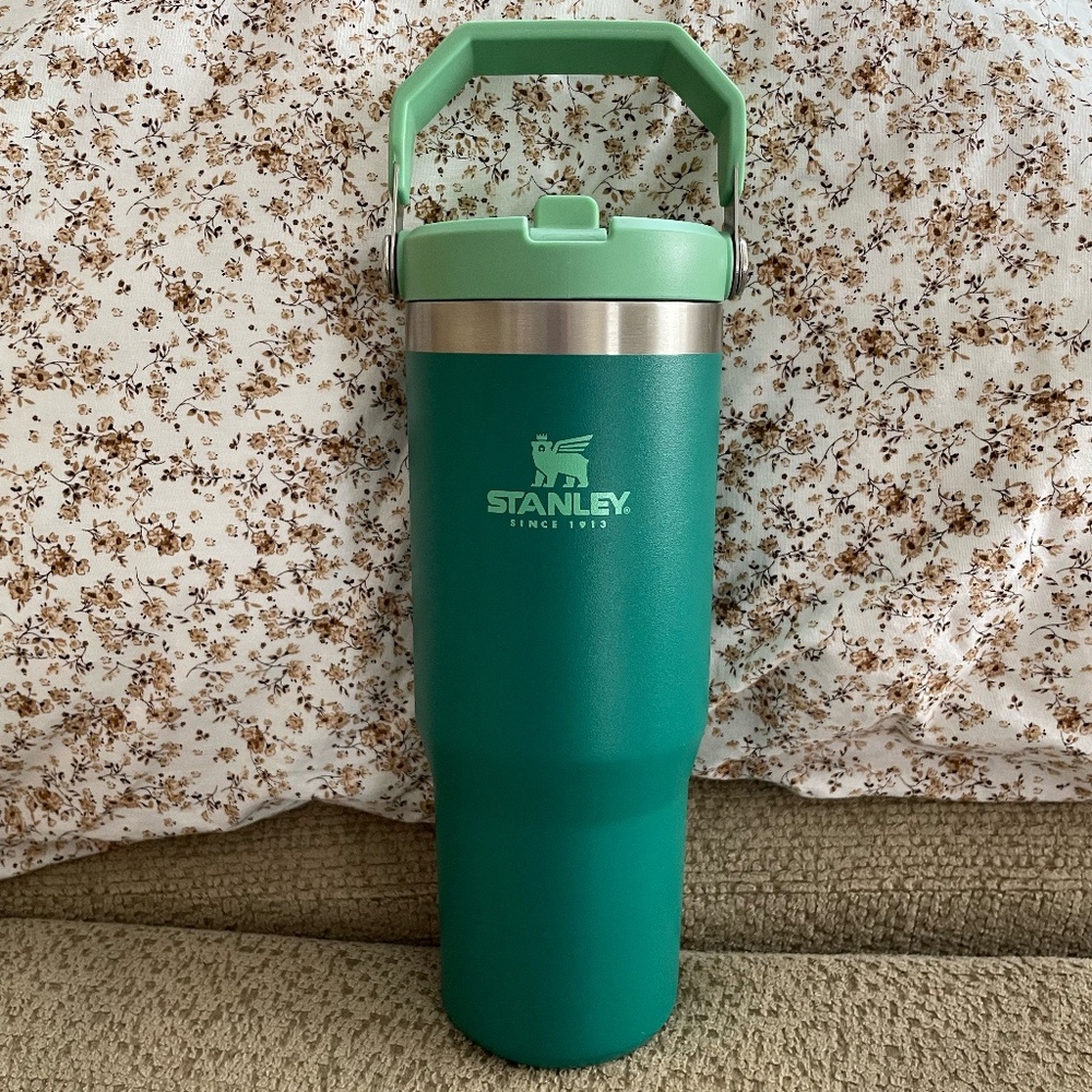 Stanley 30 OZ IceFlip Straw Tumbler *Green